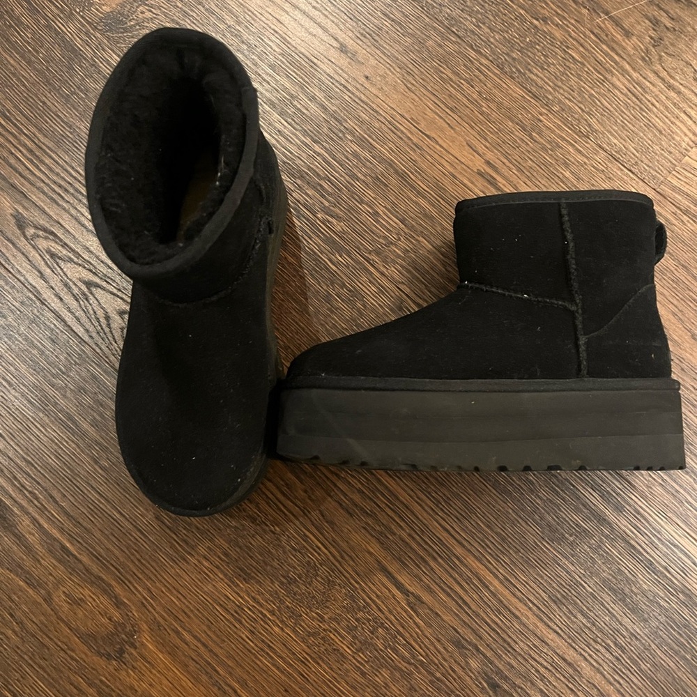 Ugg platform mini